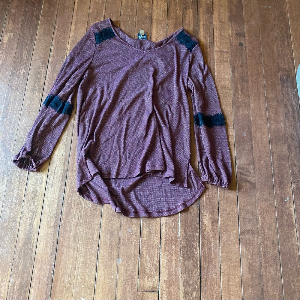 Sparkly maroon long sleeved t-shirt w/ black lace